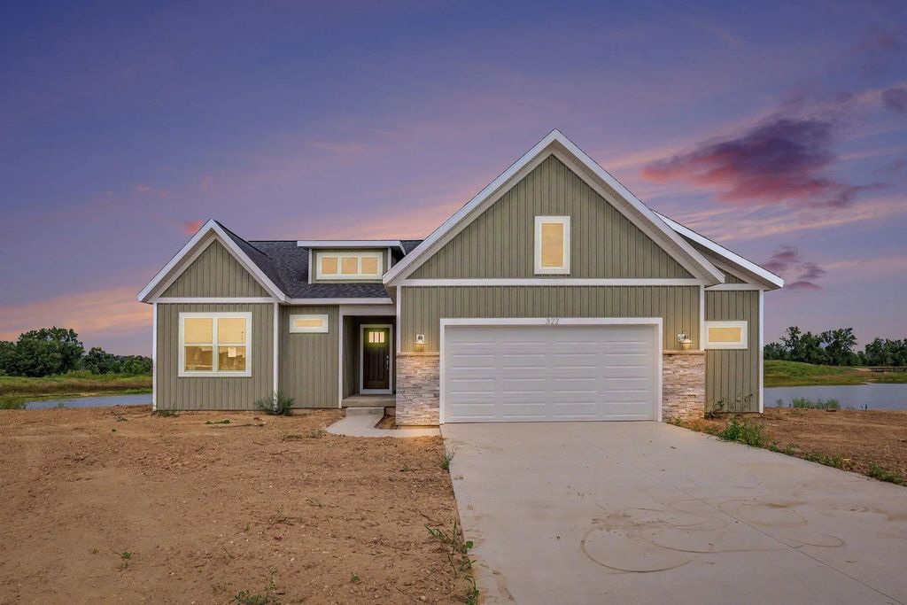 322 Blue Ash Lane, Coopersville