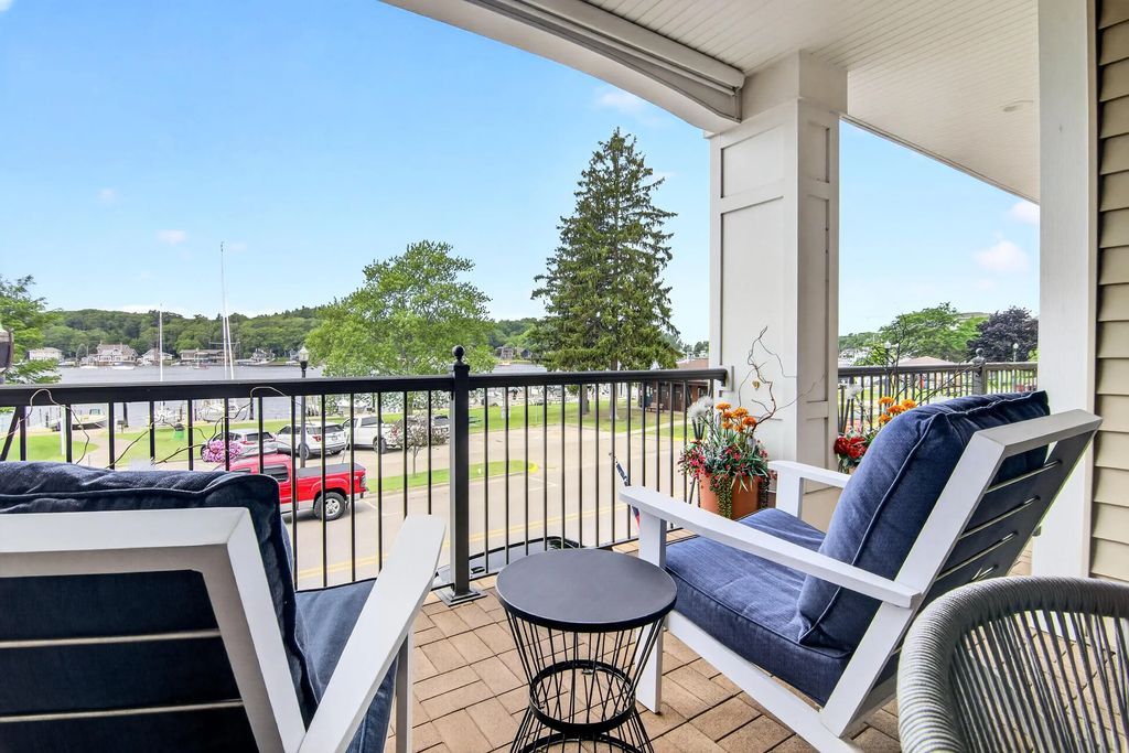 560 S Hancock Street 12, Pentwater