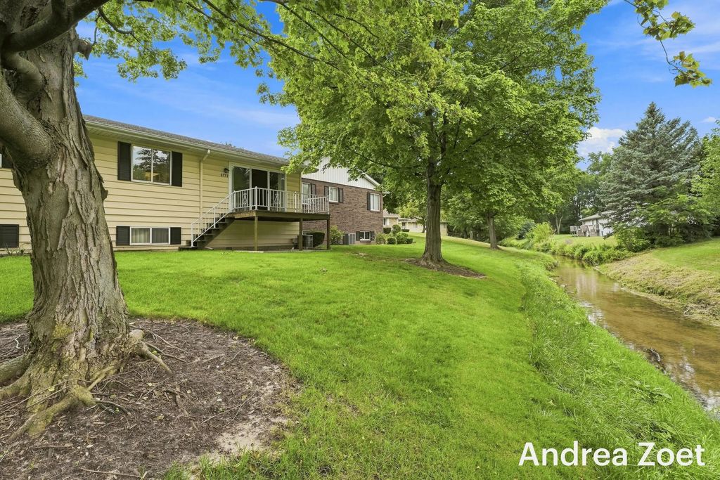 5773 Leisure South Drive, Kentwood