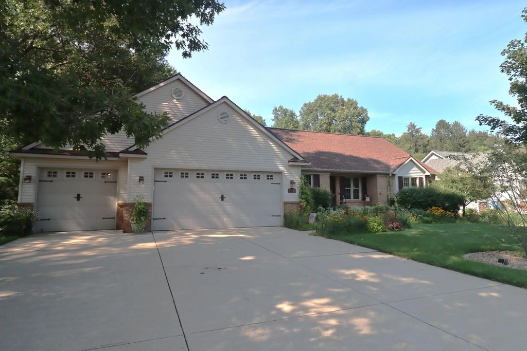 15387 Sundew Street, Grand Haven