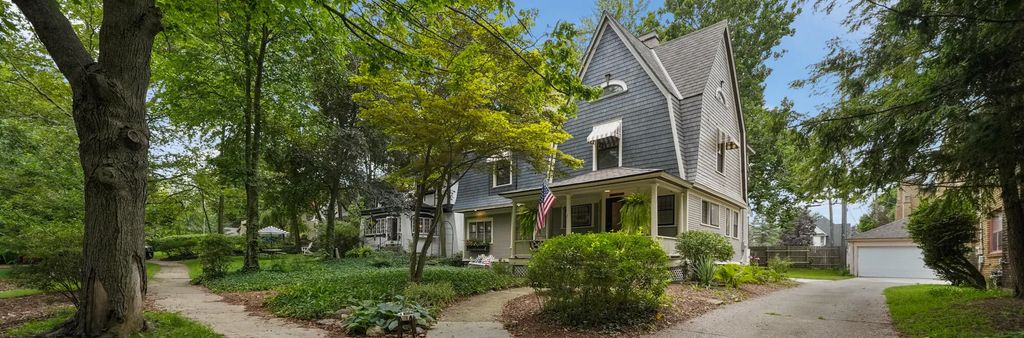 243 Orchard Hill Street, Grand Rapids