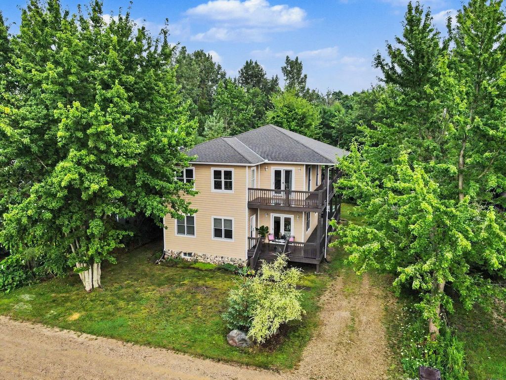 7264 B Street, South Haven