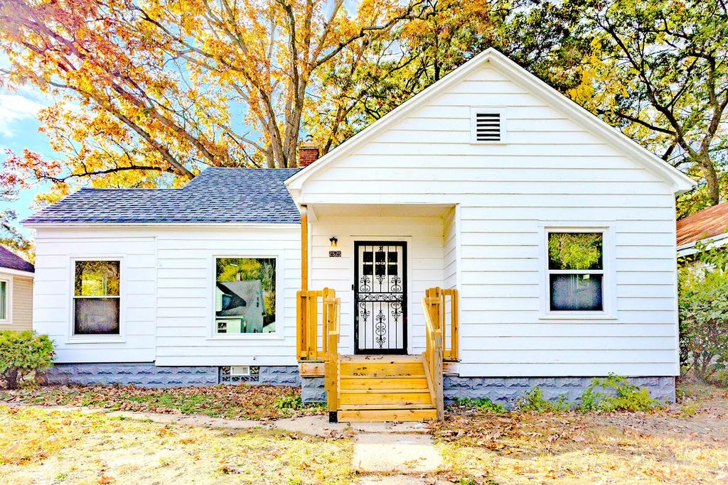 2525 Reynolds Street, Muskegon Heights