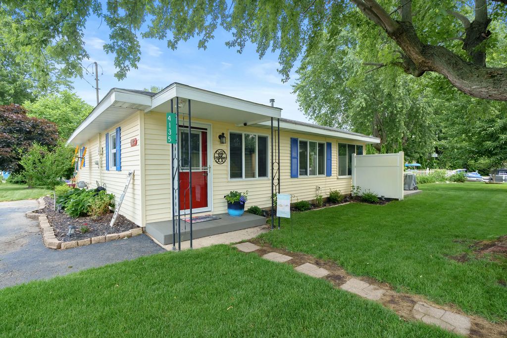4135 West Joy Road, Shelbyville