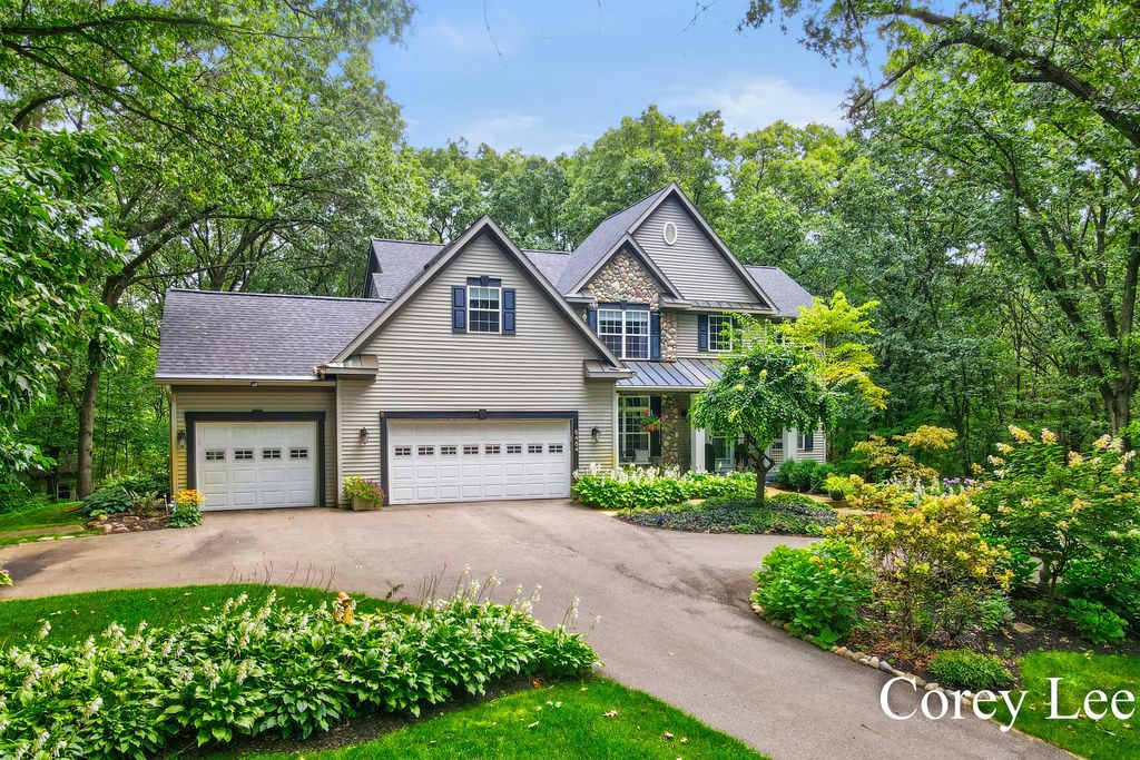 8484 Rocky Pines Drive, Rockford