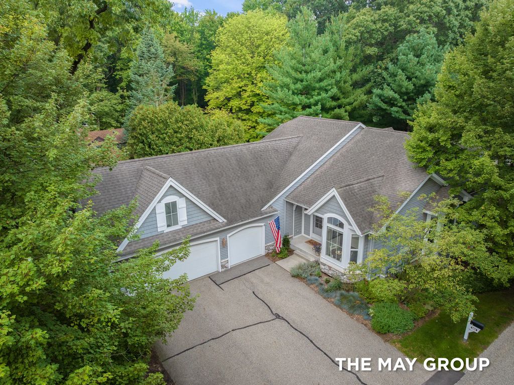 2431 Summit Ridge Drive, Grand Rapids