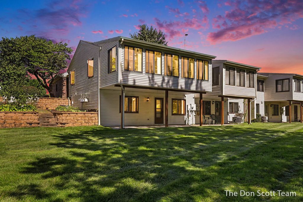 1134 Amberwood West Drive, Byron Center