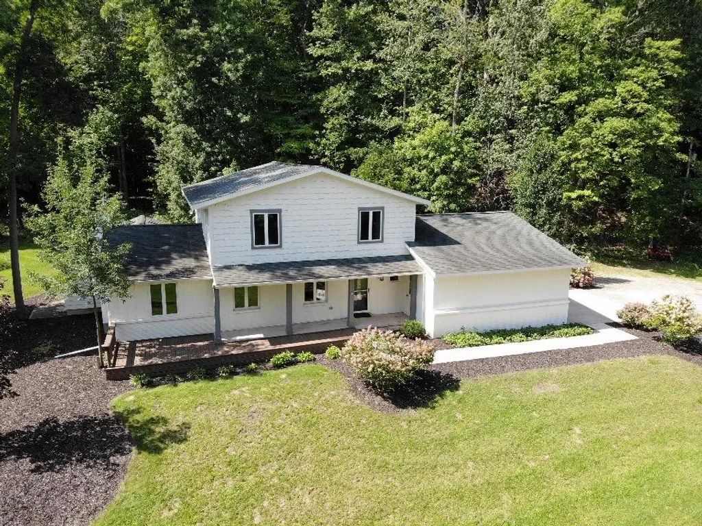 2198 Trillium Lane, Grand Rapids