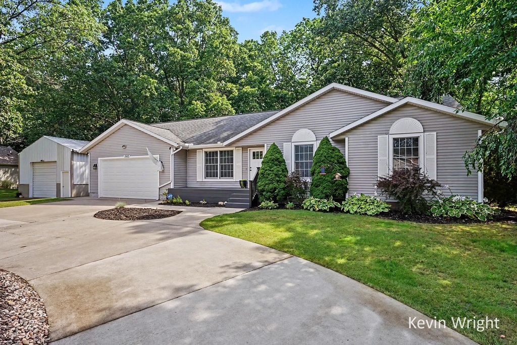 1802 Duchess Court, Muskegon