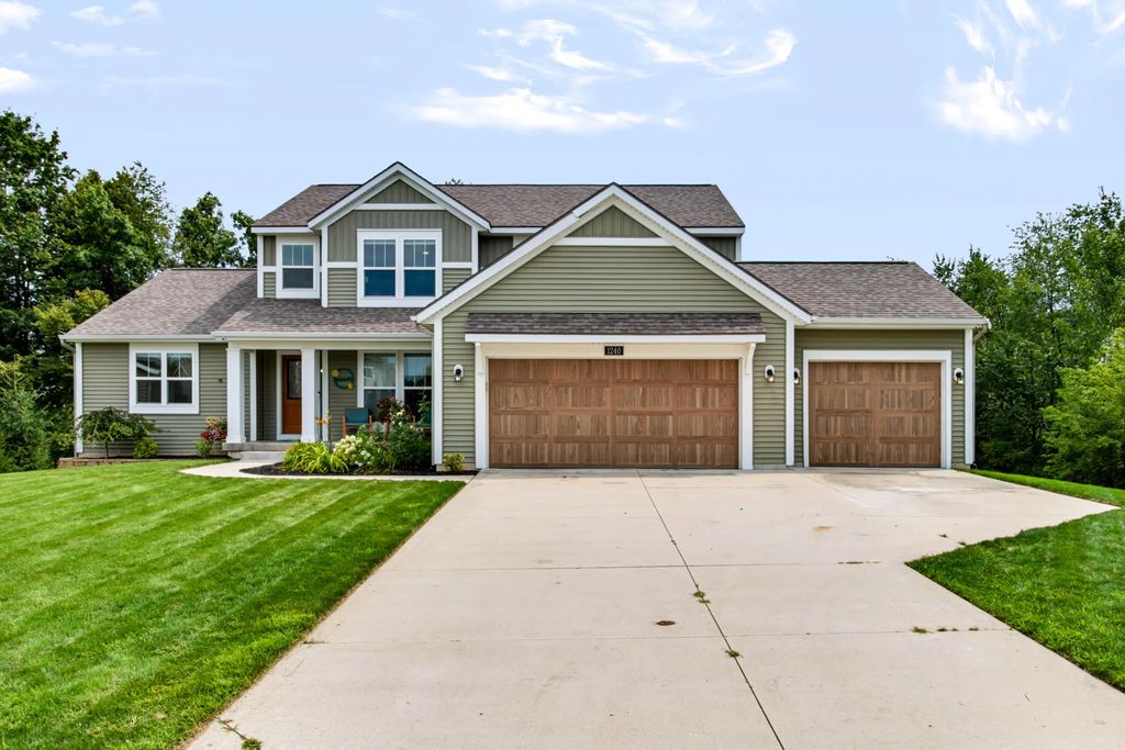 1240 Cairo Court, Byron Center