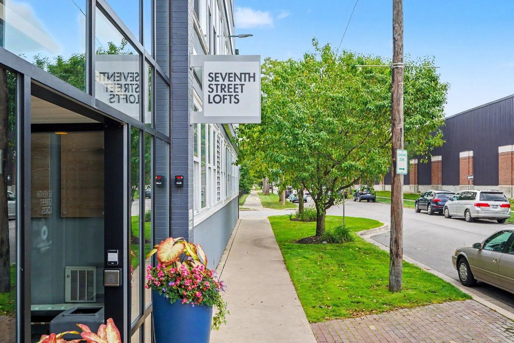 600 7th Street 214, Grand Rapids