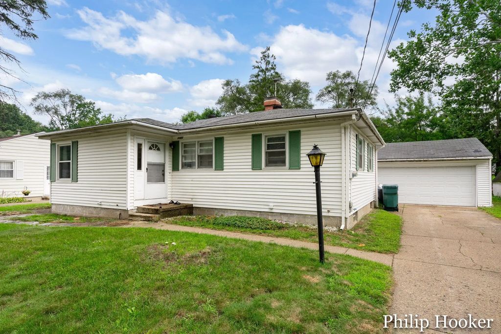 1383 Katrina Drive, Kentwood