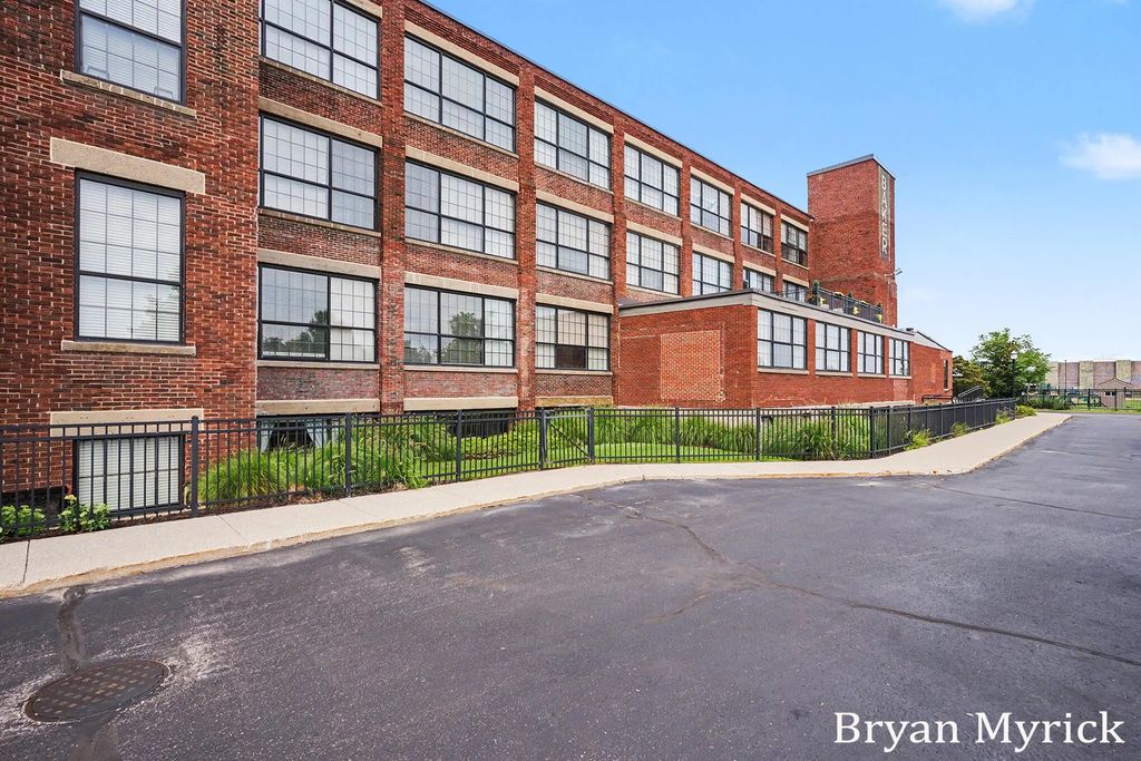 533 Columbia Avenue 009, Holland