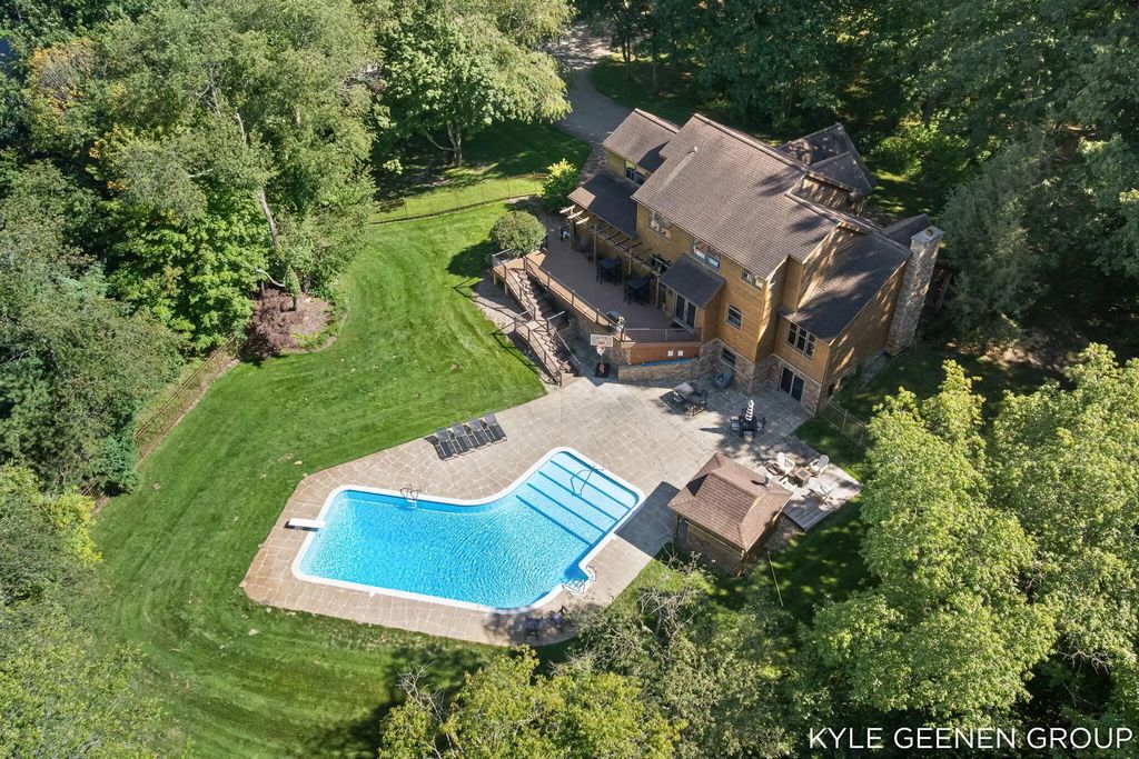 16521 Van Buren Street, West Olive