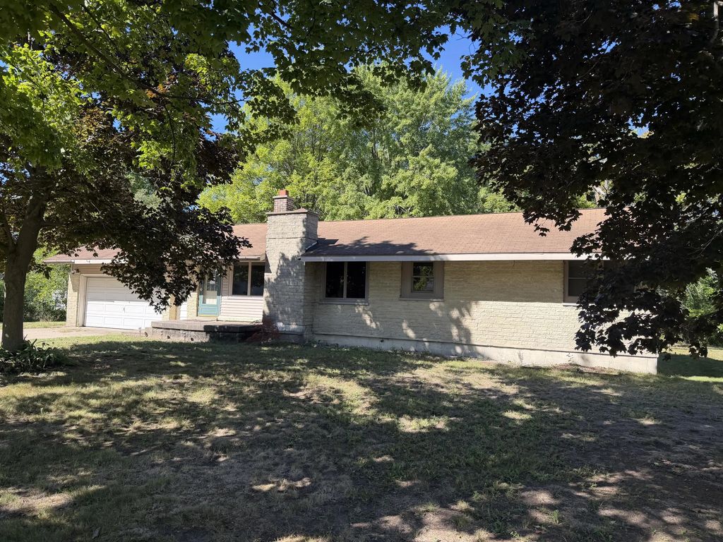 4879 Grand Street, Norton Shores