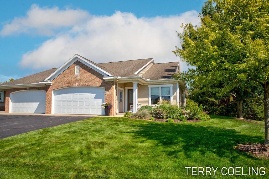5924 Elmwood Lake Drive, Hudsonville