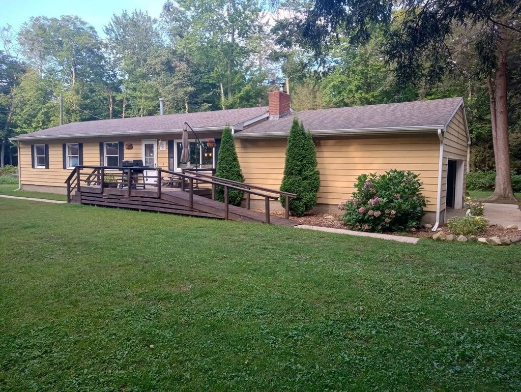 8590 W Thomas Street, Shelby