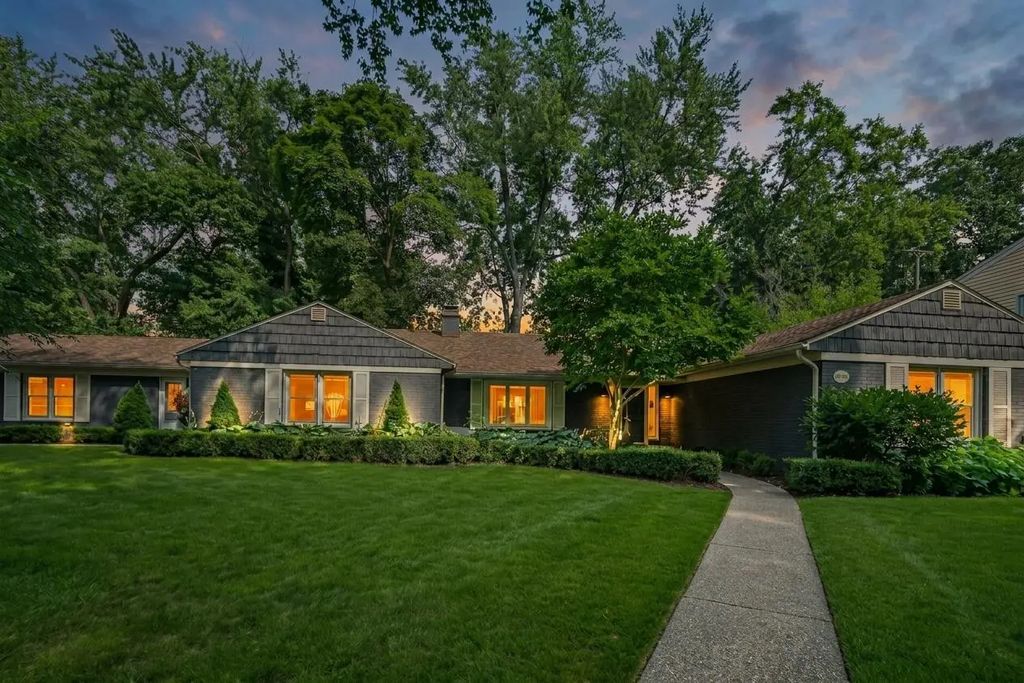 1414 Rosalind Road, East Grand Rapids