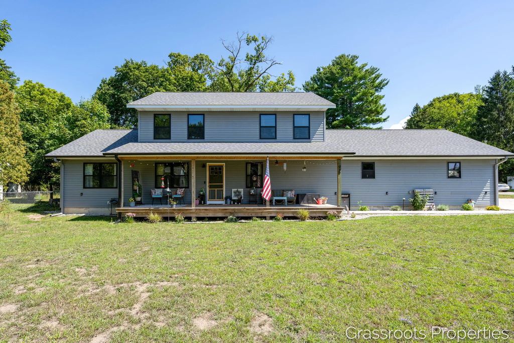 939 S Mears Avenue, Whitehall