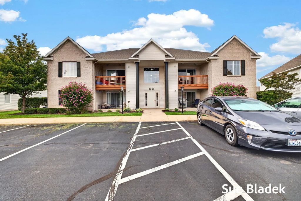 3089 E Crystal Waters Drive 8, Holland