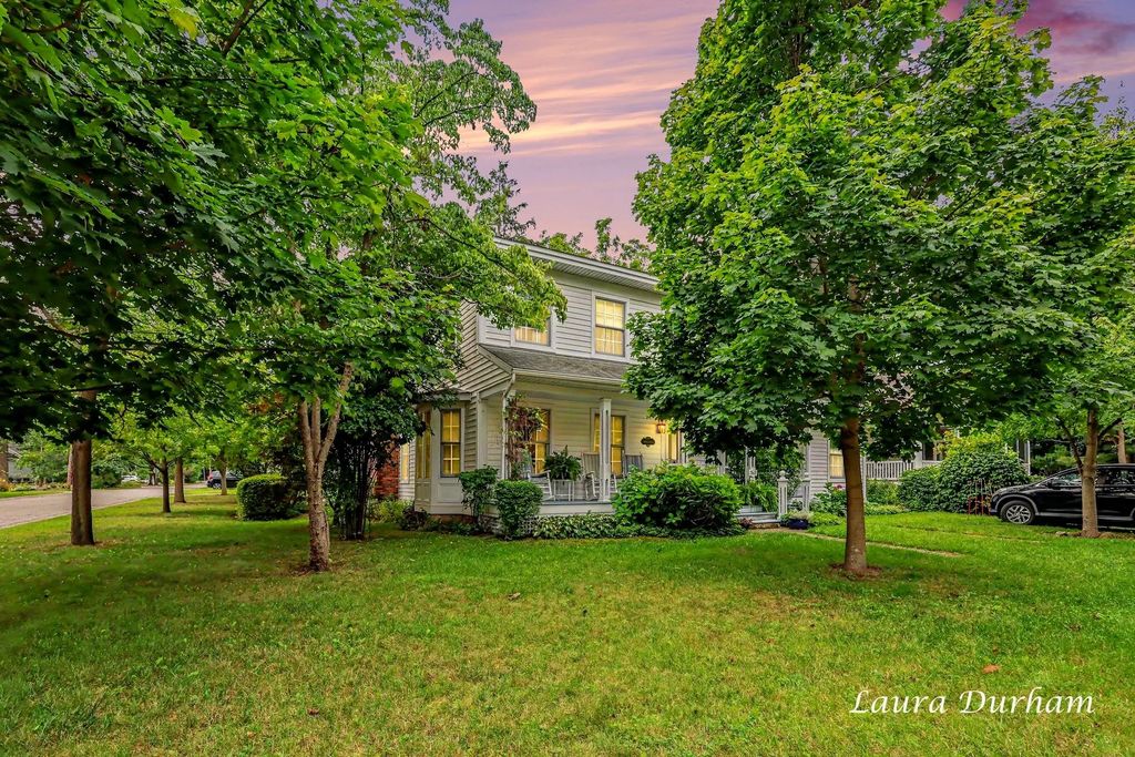 345 Mary Street, Saugatuck
