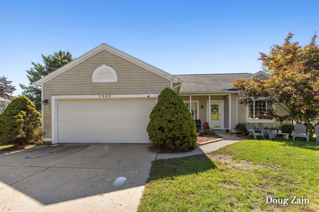 1860 Sandrel Drive, Grand Rapids