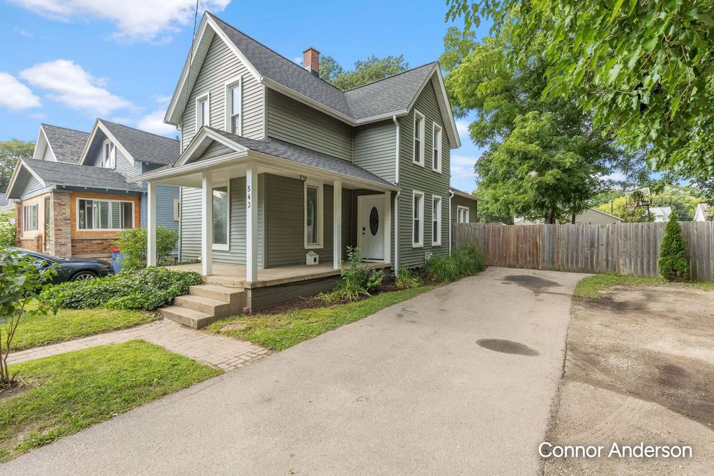 543 Leonard Street, Grand Rapids