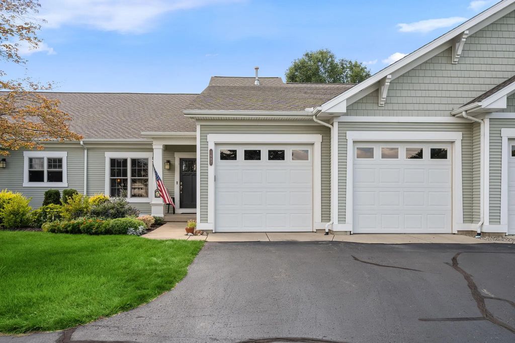 1687 S Trillium Circle, Zeeland