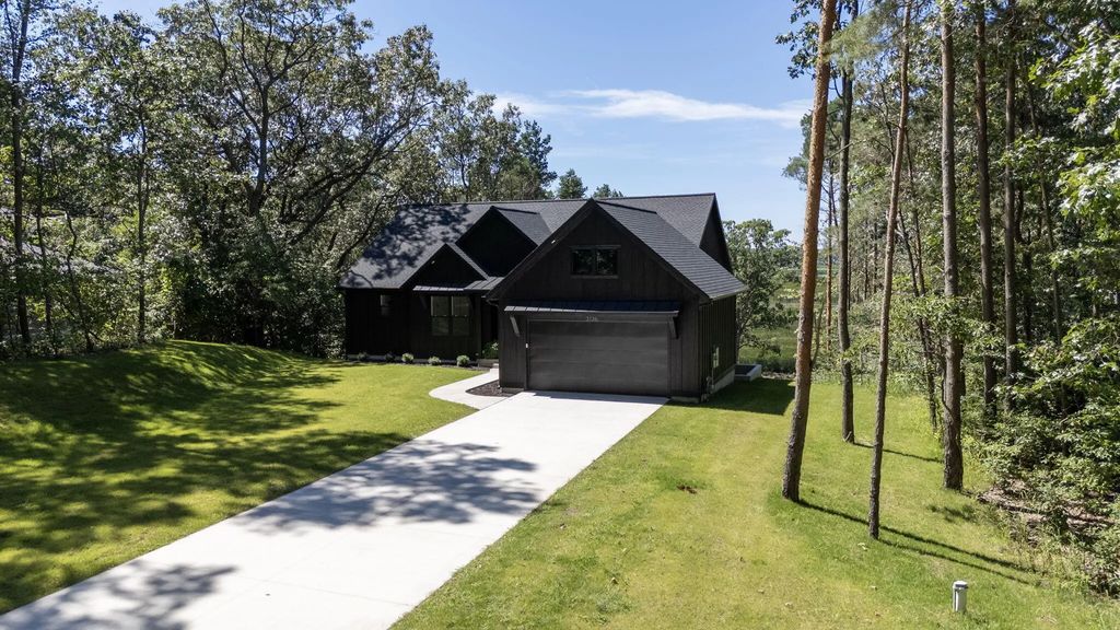 3126 Red Oak Drive, Saugatuck