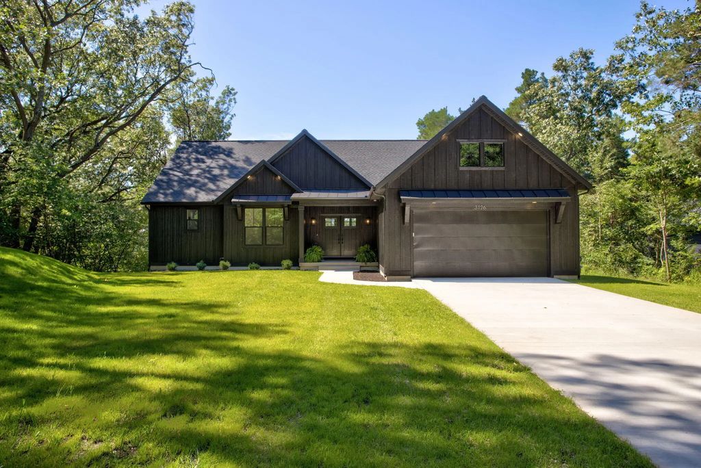 3126 Red Oak Drive, Saugatuck