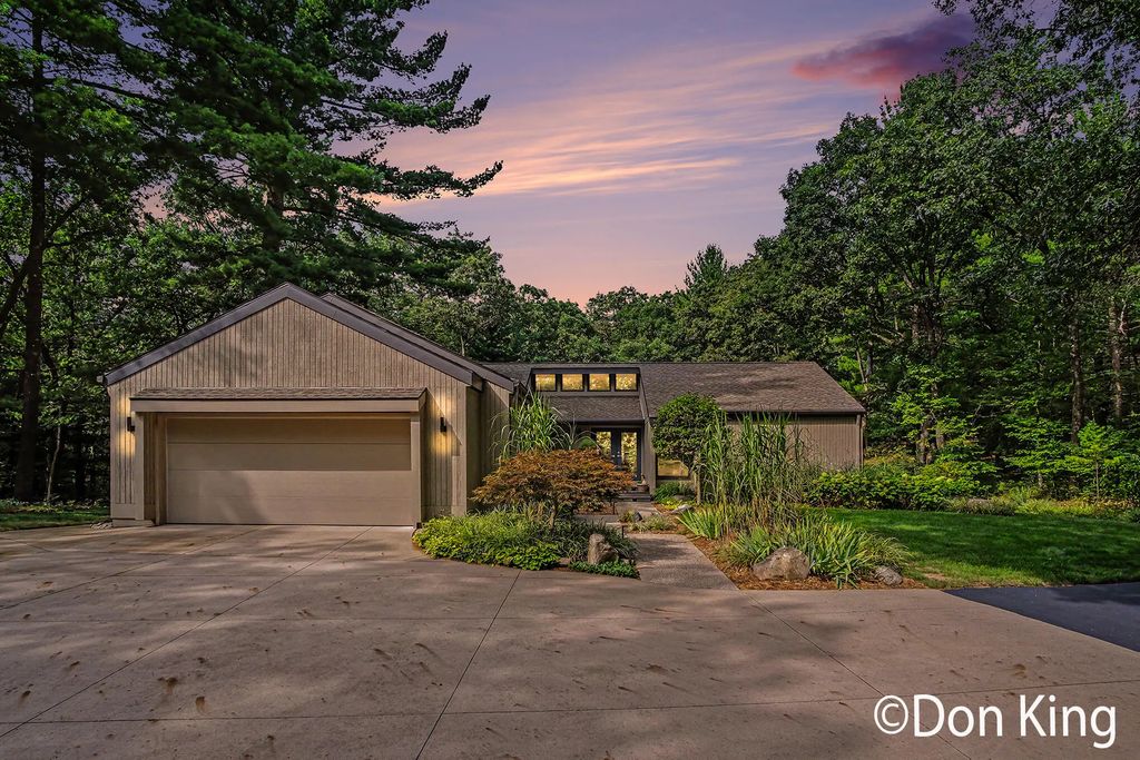 9020 Bailey Drive, Ada