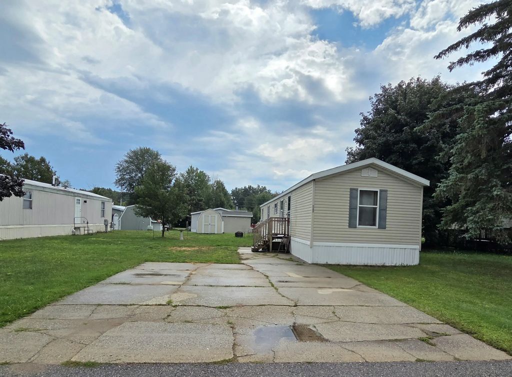 111 Maple Court, Muskegon