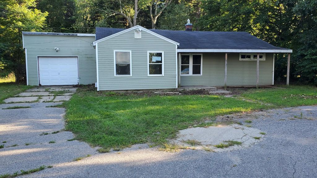 5131 Grand River Drive, Grand Rapids
