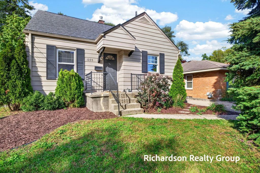 1055 Ne Crescent Street, Grand Rapids