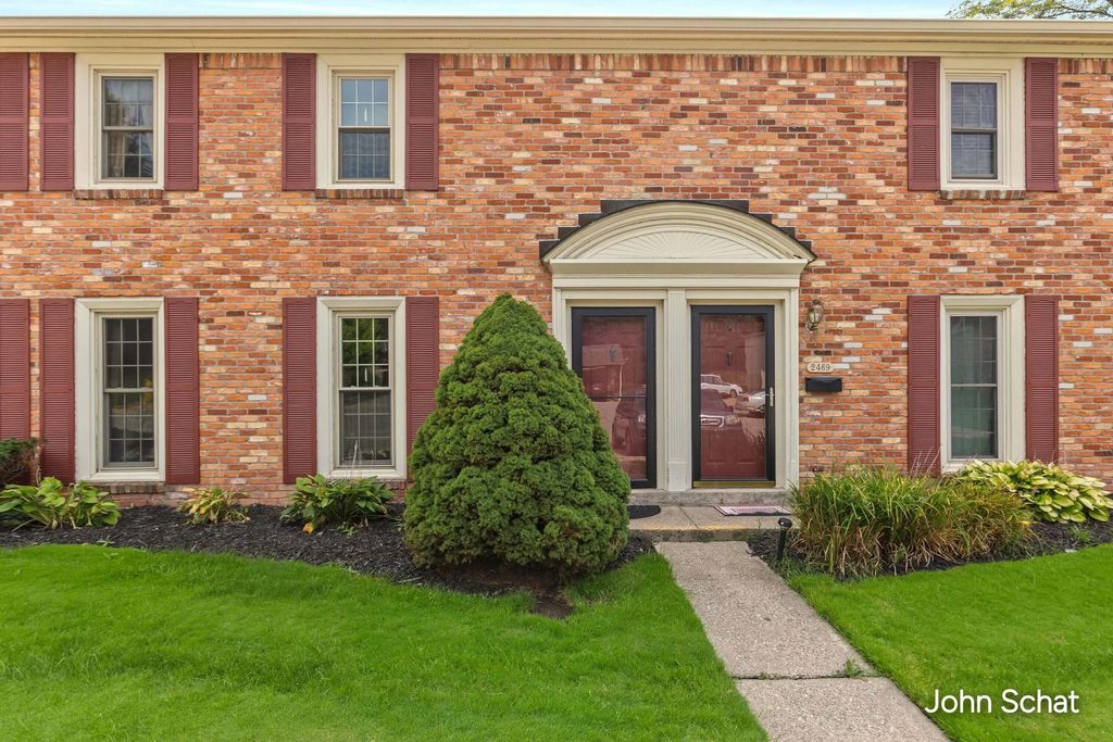 2471 Abbington Drive, Grand Rapids