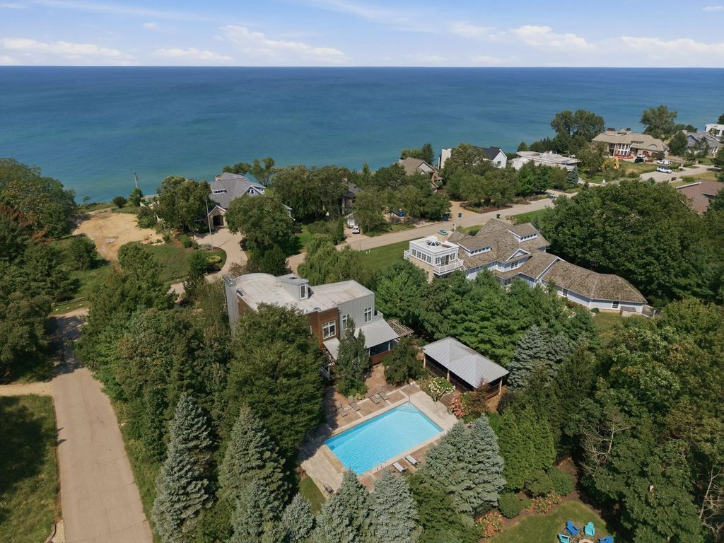 51108 Lake Park Drive, New Buffalo