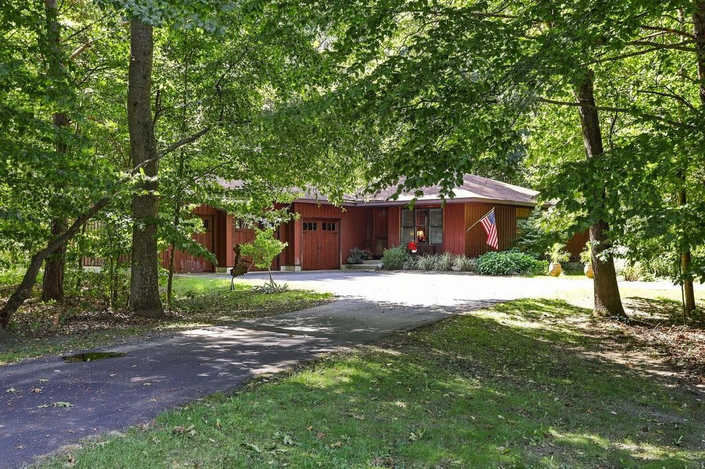 05100 Beechwood Lane 26, South Haven