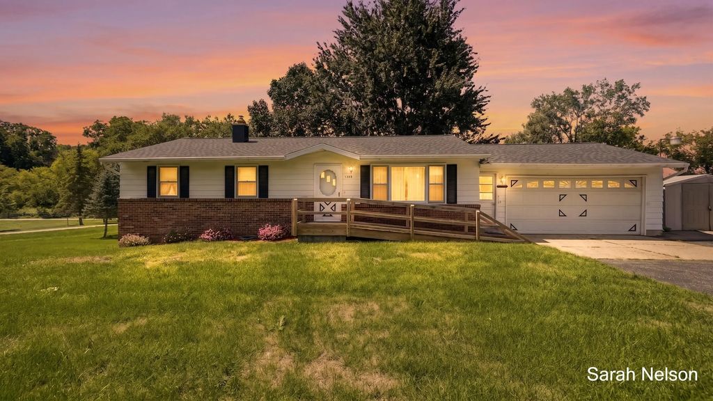 1555 Spaulding Avenue, Grand Rapids