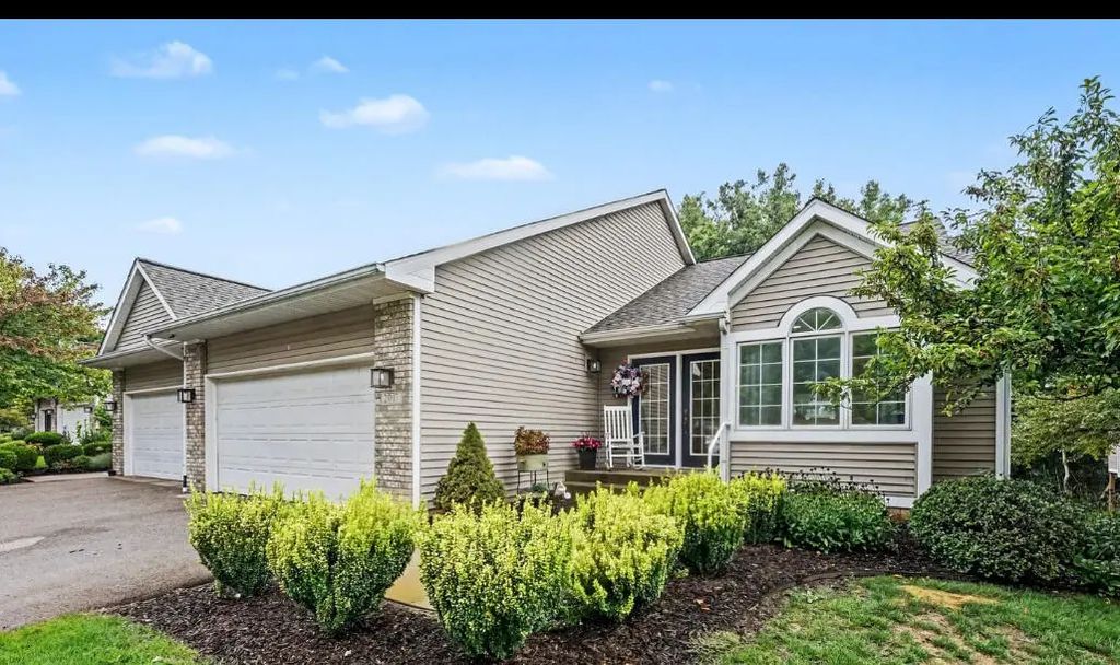 2017 Blue Bell Way, Grand Rapids