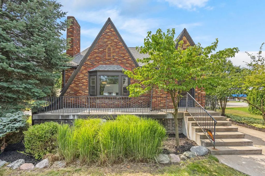 349 Baynton Avenue, Grand Rapids