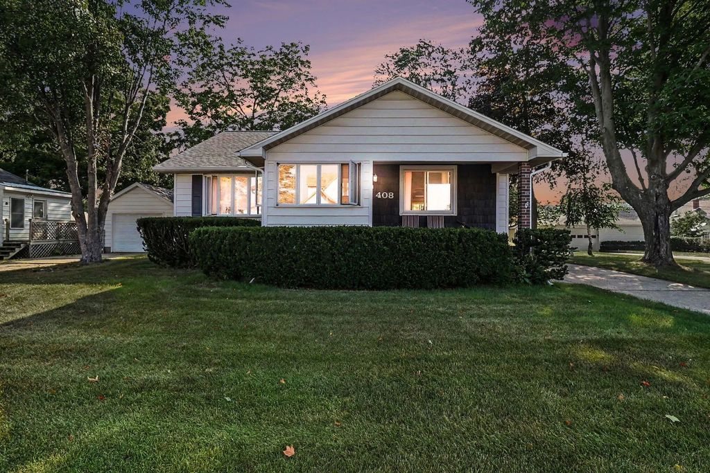 408 N Lewis Street, Ludington