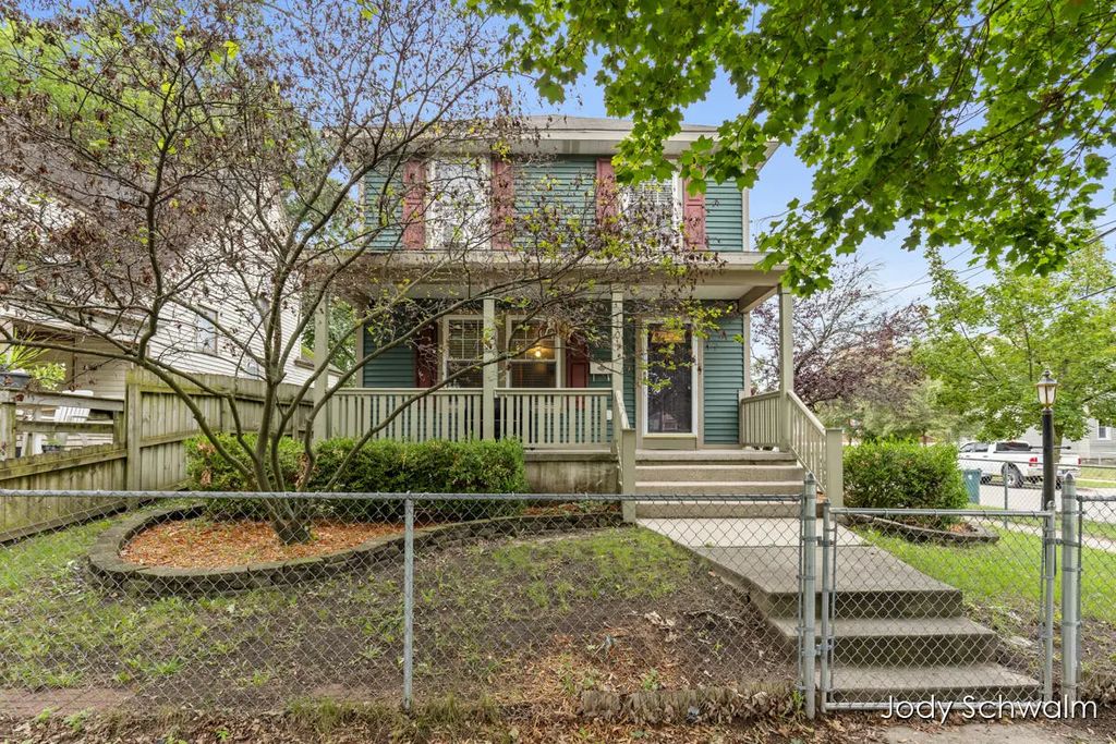 1101 Cass Avenue, Grand Rapids