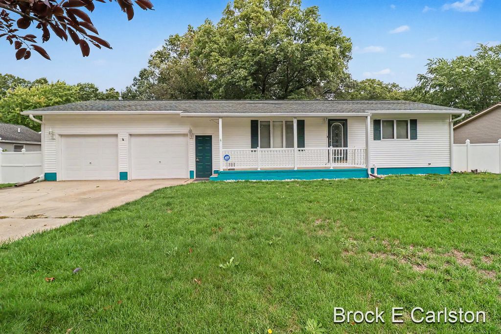 2756 Marquette Avenue, Muskegon