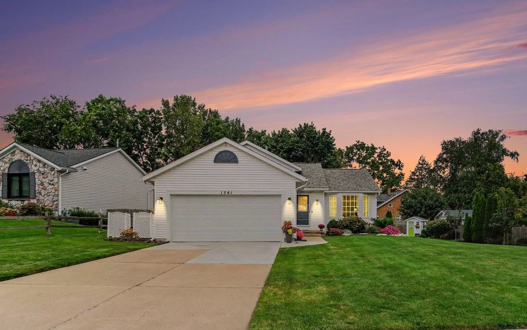 1541 Wakely Street, Grand Rapids