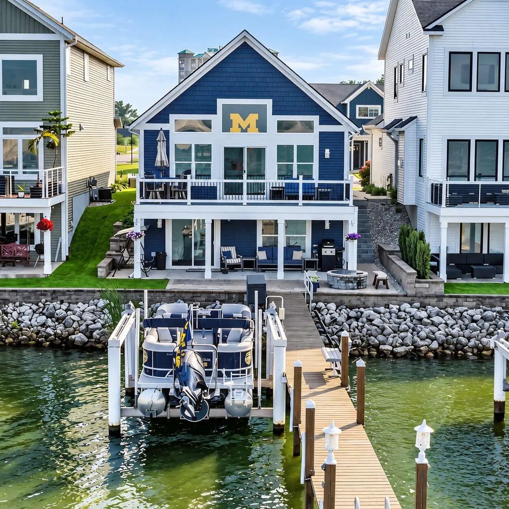 303 Terrace Point Circle, Muskegon