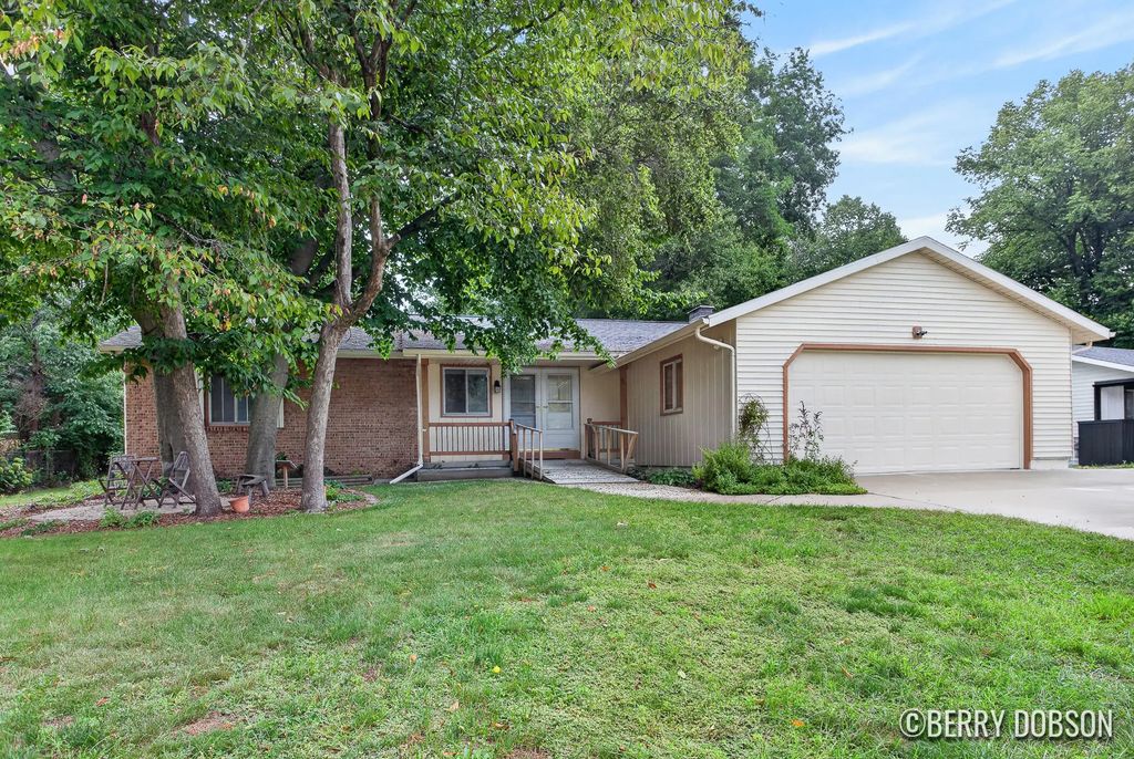 2217 Highlander Drive, Kentwood