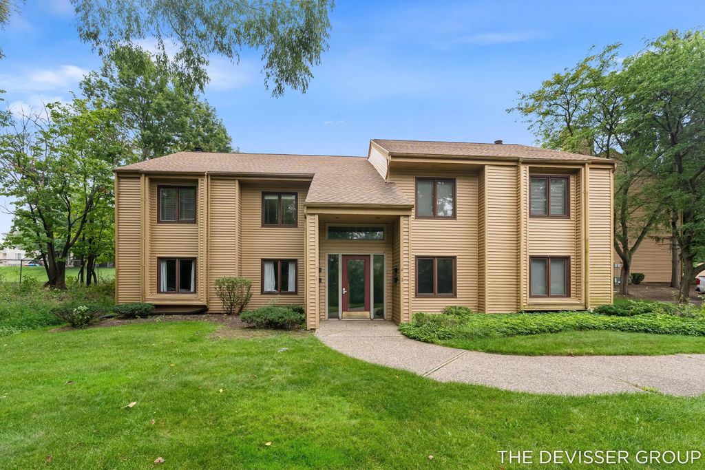 300 Farington Boulevard 3, Holland