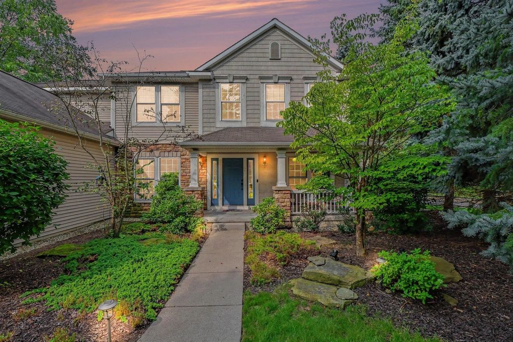 1219 Stoneshire Drive, Grand Rapids