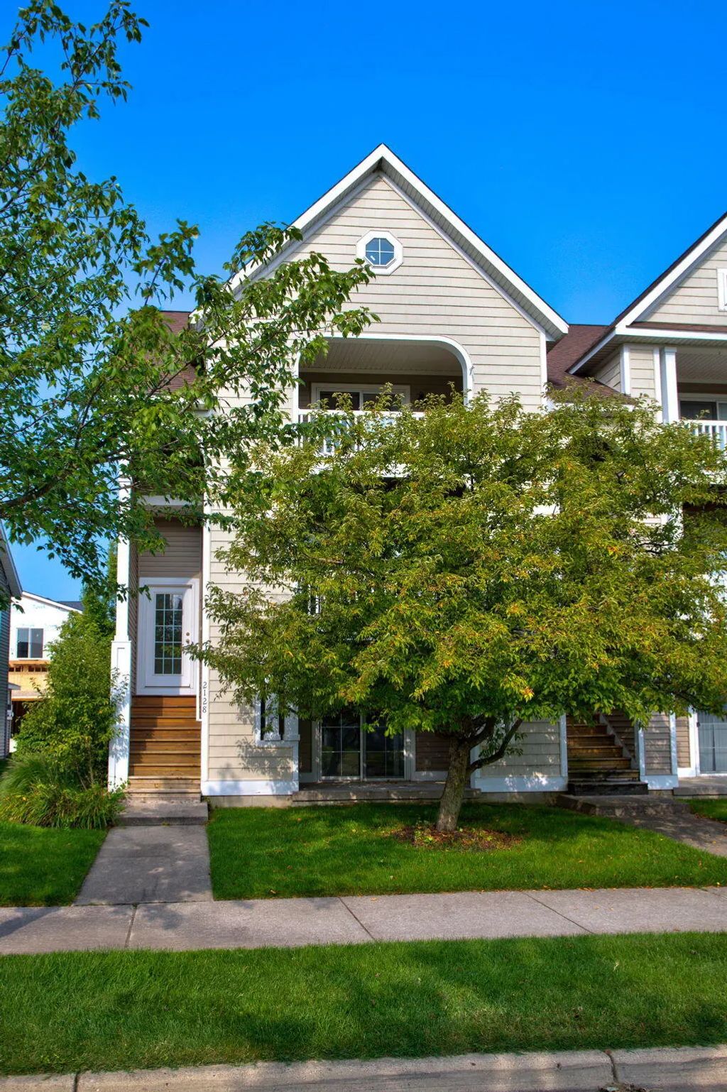 2128 Sherwood Avenue, Holland