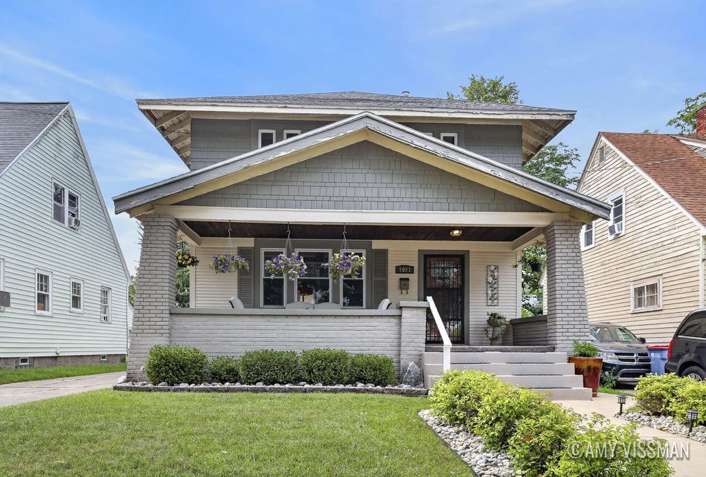 1921 Linden Avenue, Grand Rapids